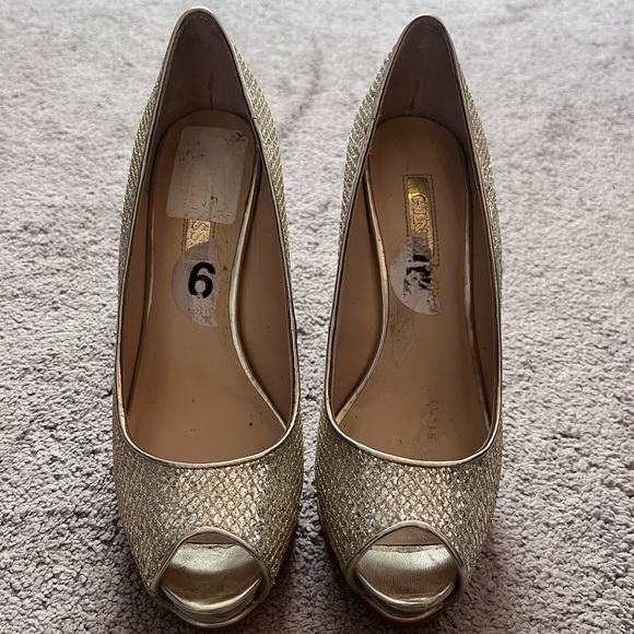 Guess gold glitter peep toe heels - Picture 2 of 4